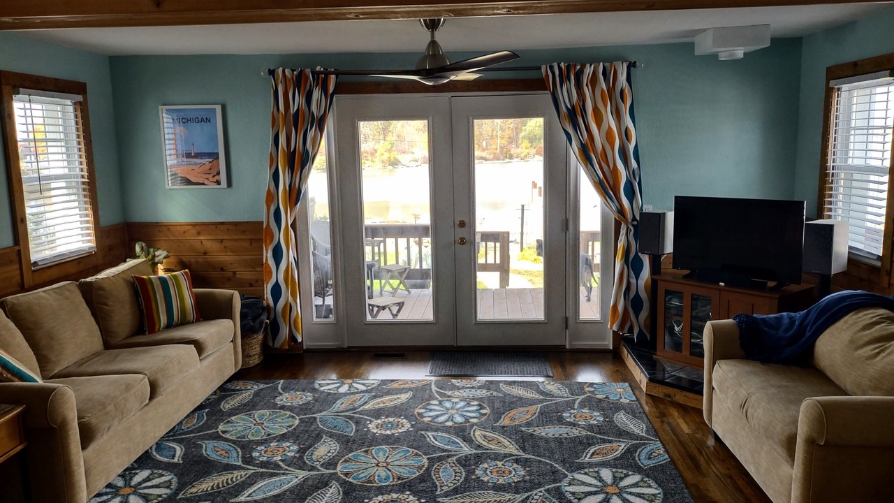 Photo of Livingroom in Shoreland