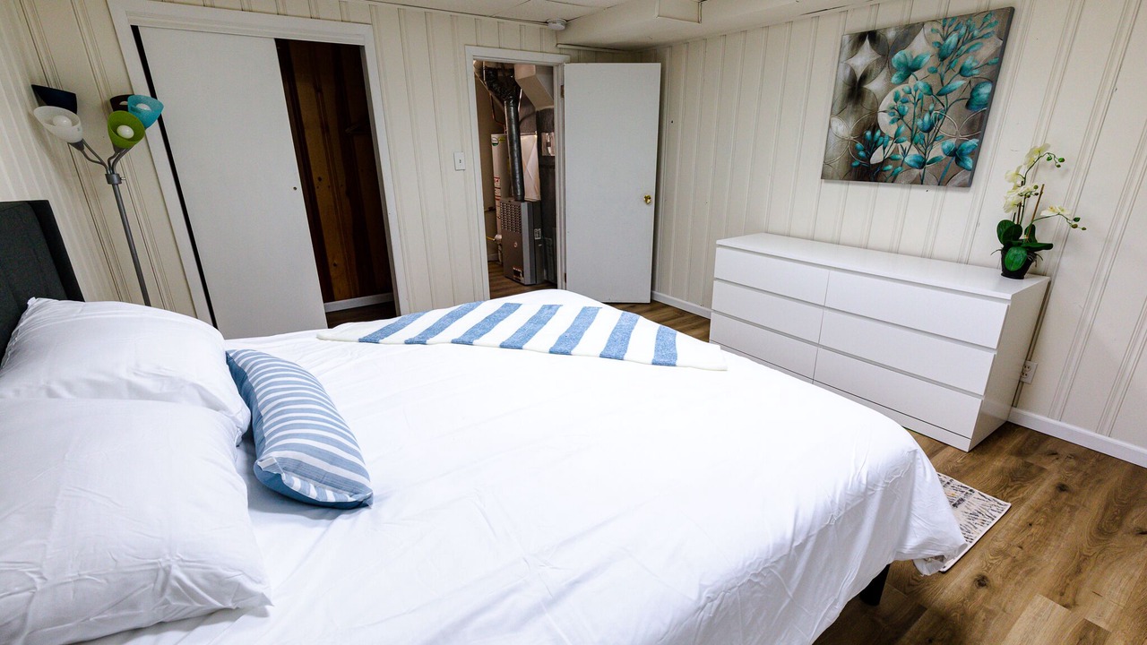 Photo of Bedroom in Scenic Heights