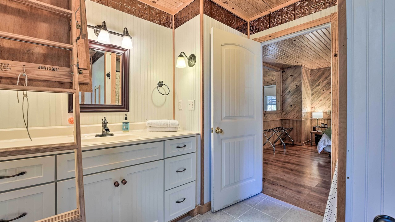 Photo of Bathroom in Fruitvale