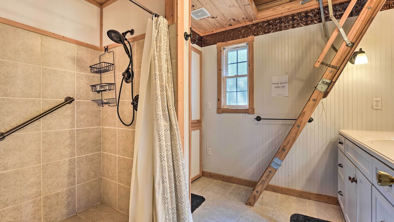 Photo of Bathroom in Fruitvale