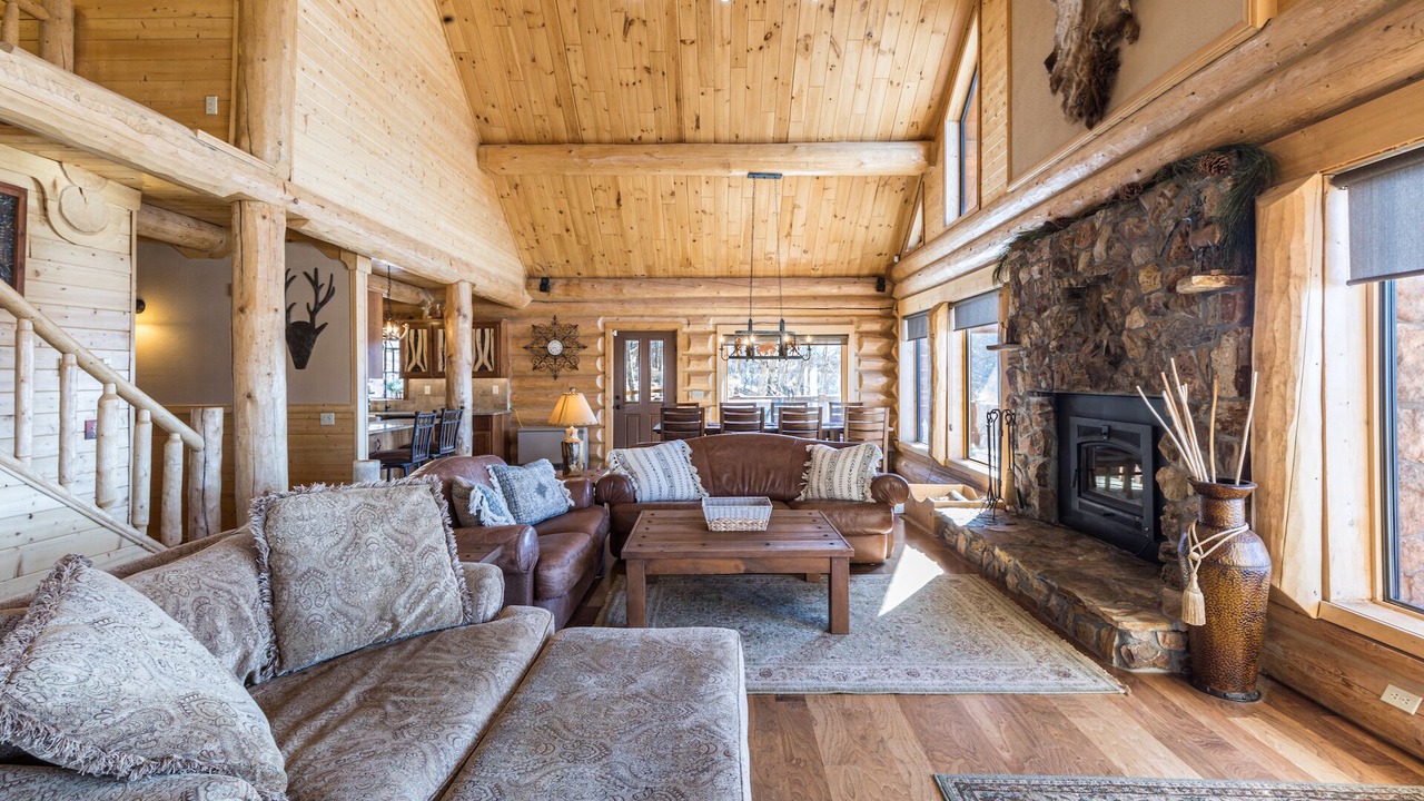 Photo of Livingroom in Creede