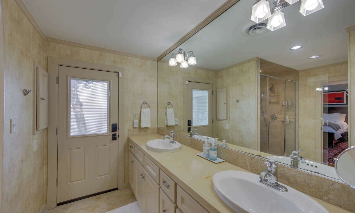 Photo of Bathroom in Star Harbor