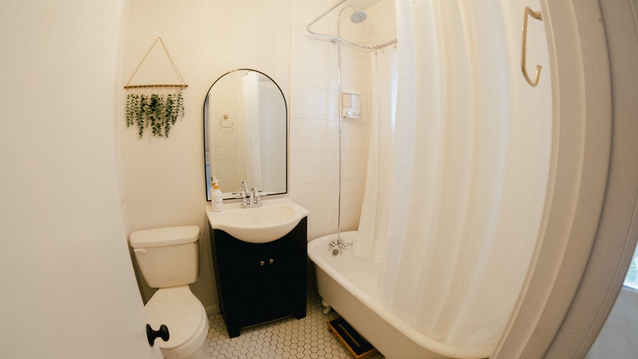 Photo of Bathroom in Ohio City