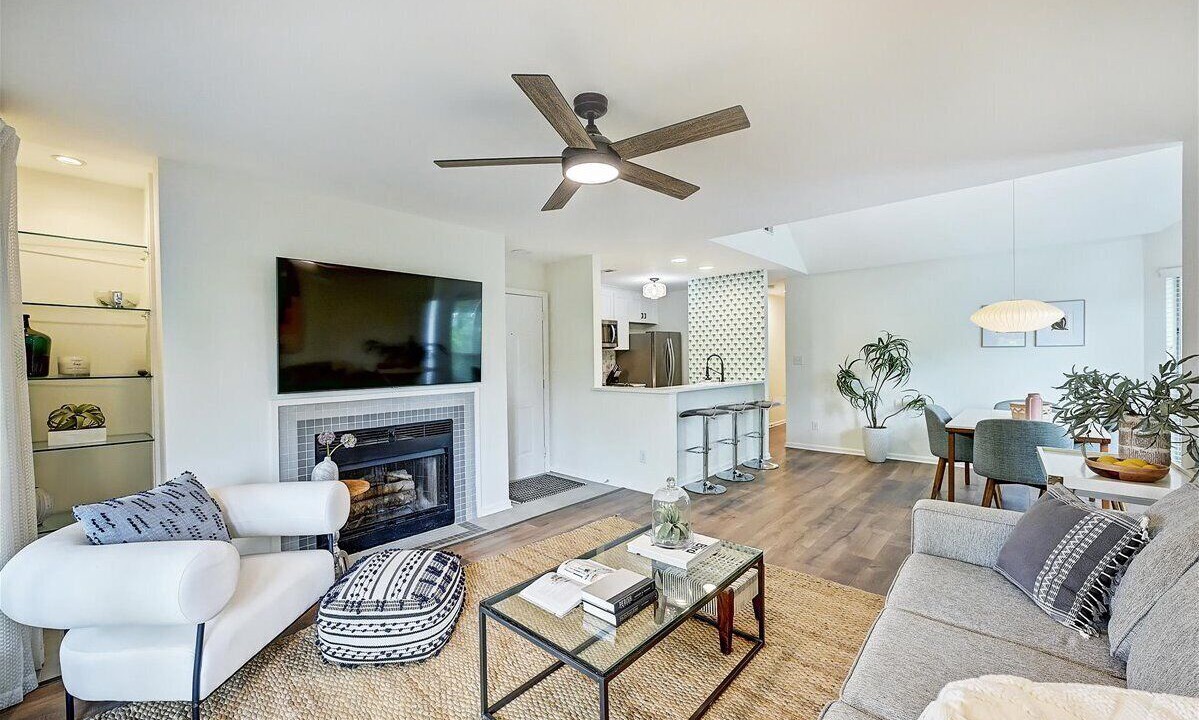Photo of Livingroom in Charlotte Center City