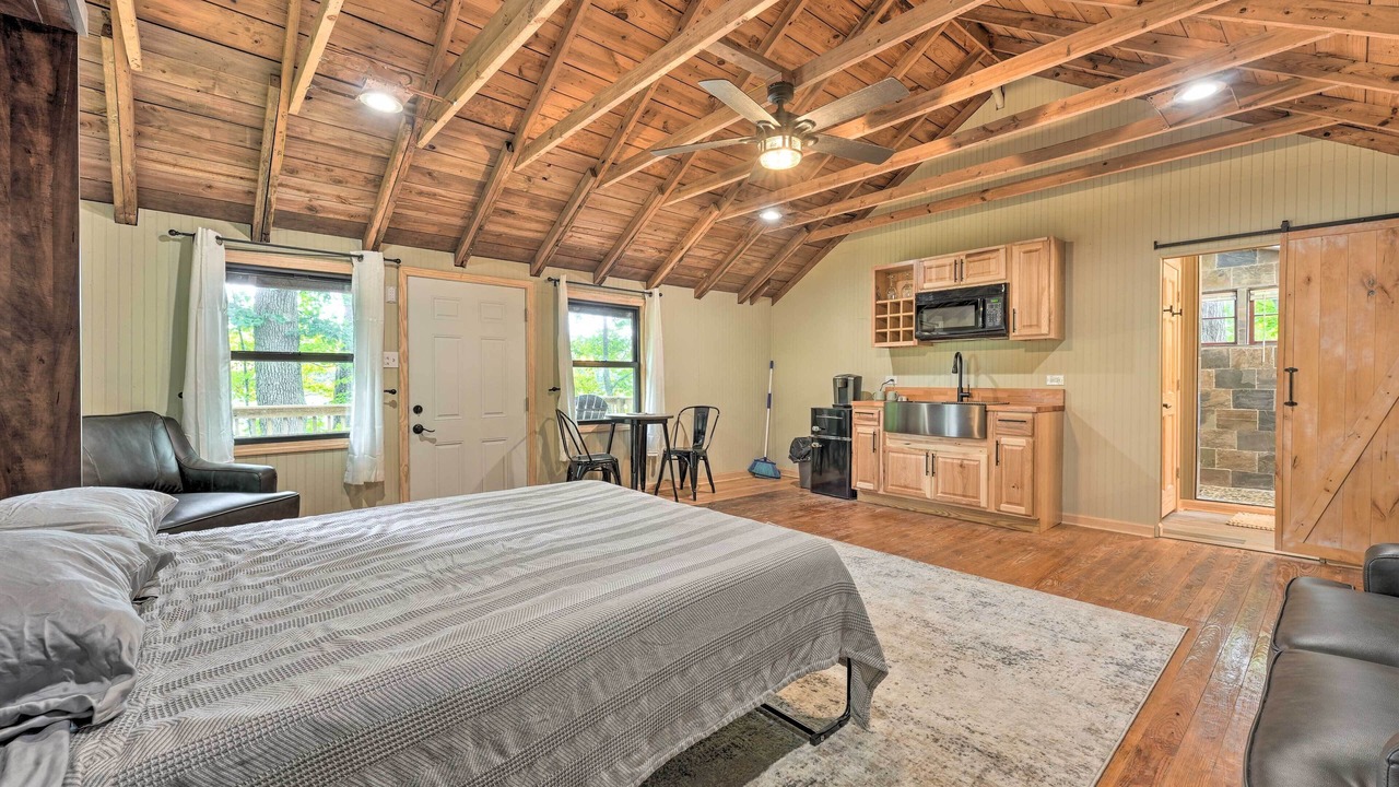 Photo of Bedroom in Cassopolis