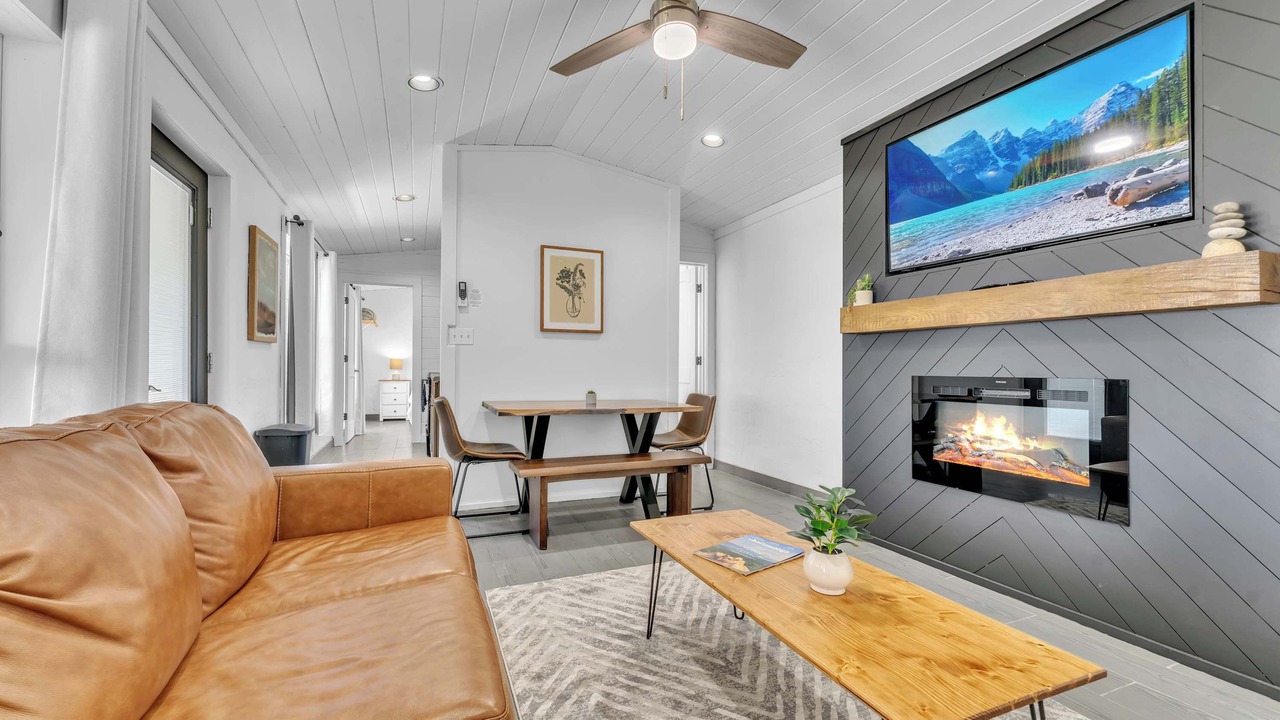 Photo of Livingroom in South Pittsburg