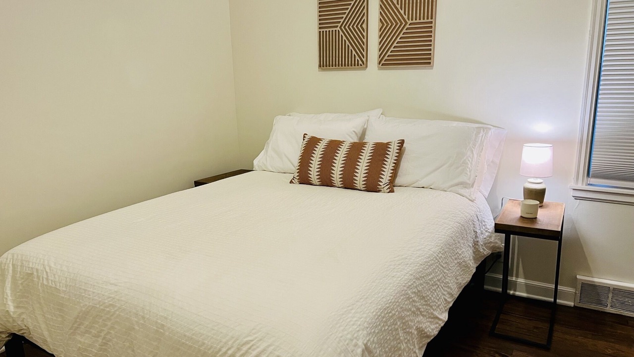 Photo of Bedroom in Linden Hills