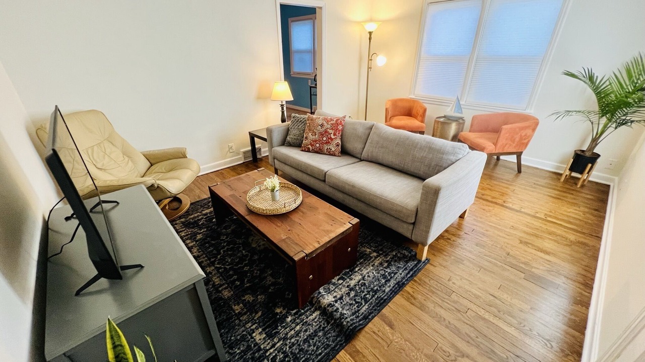 Photo of Livingroom in Linden Hills