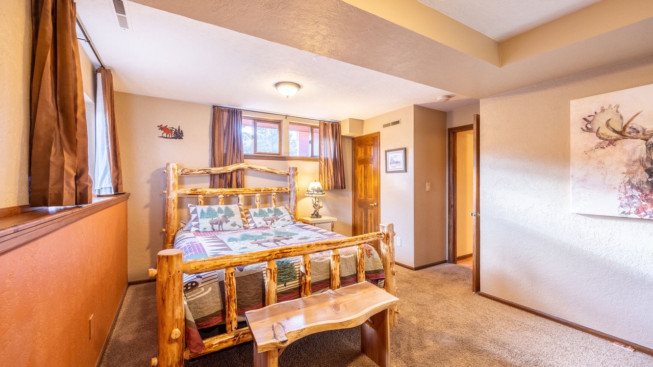 Photo of Bedroom in Skyway
