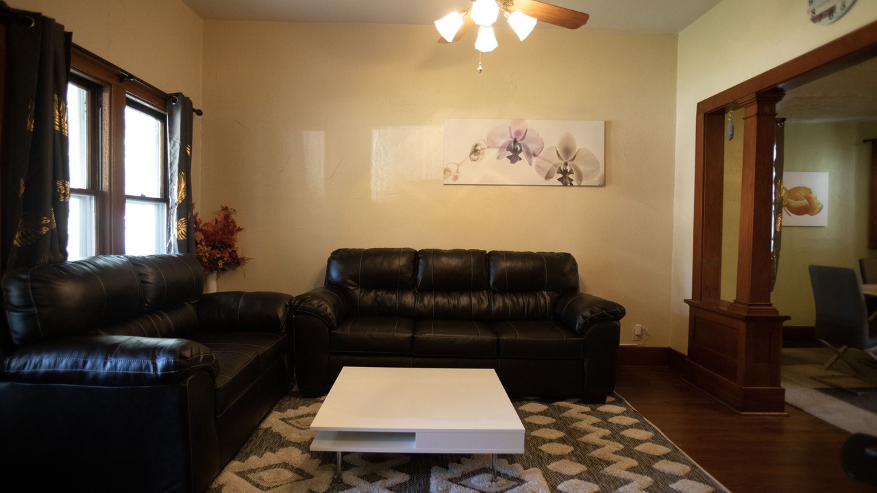 Photo of Livingroom in Little Italy