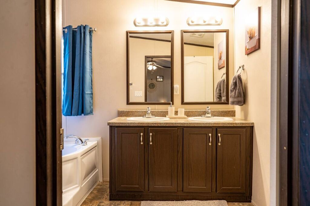 Photo of Bathroom in Elgin