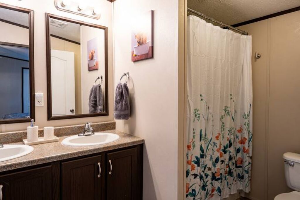 Photo of Bathroom in Elgin