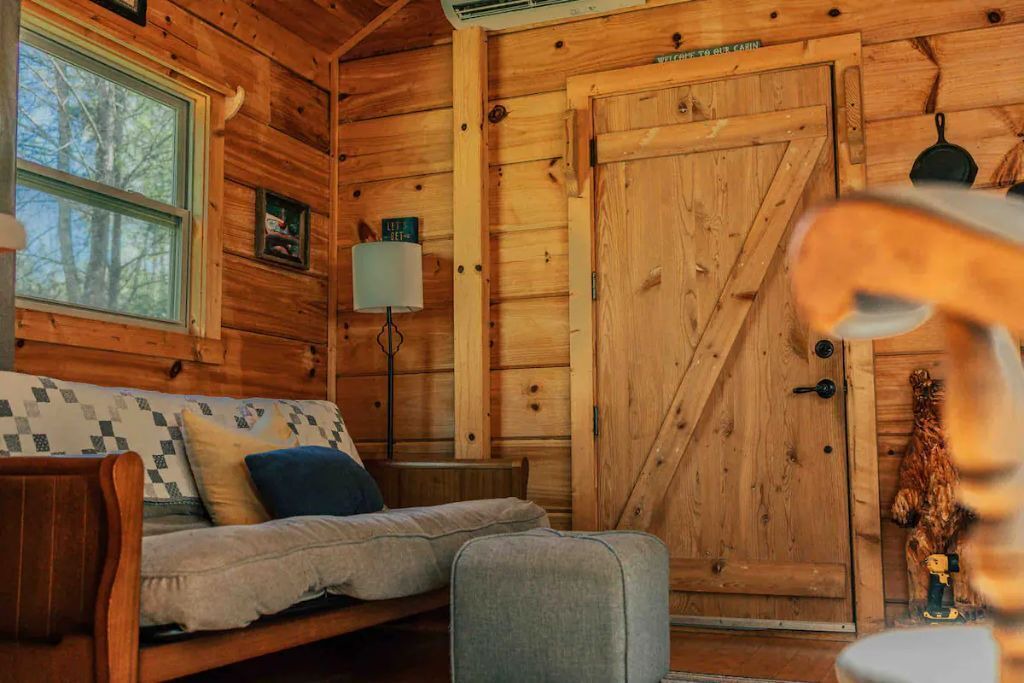 Photo of Livingroom in Cleveland
