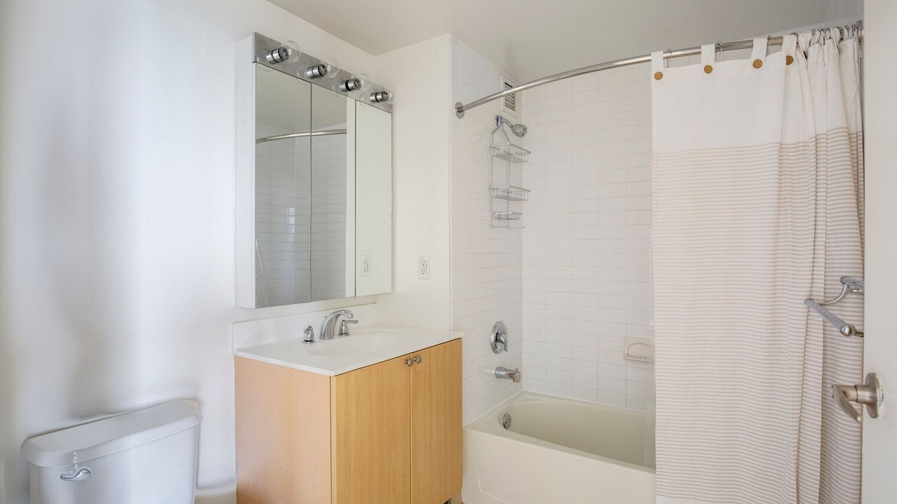 Photo of Bathroom in Hunters Point
