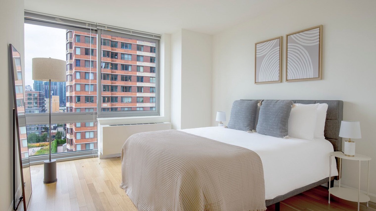 Photo of Bedroom in Hunters Point