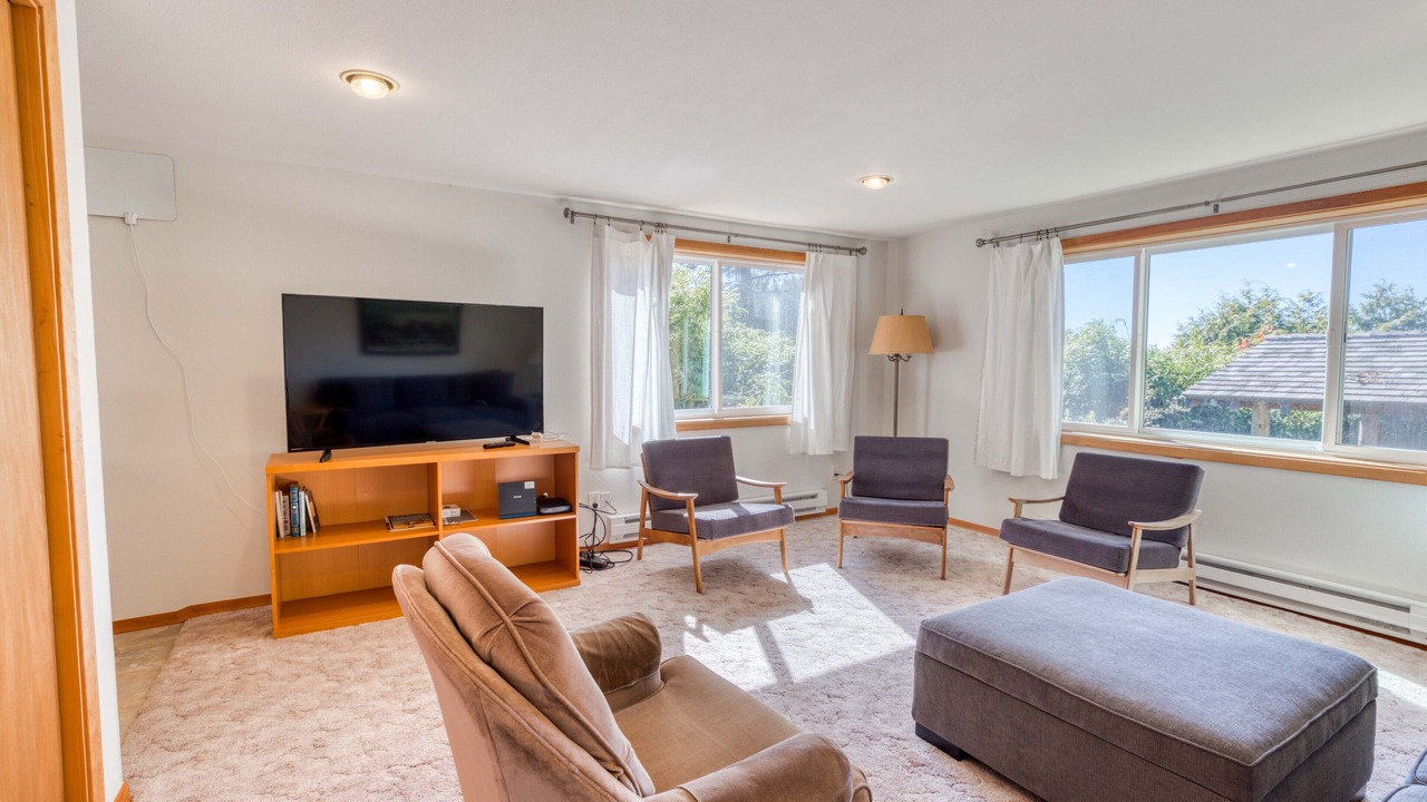 Photo of Bedroom in Neahkahnie Beach