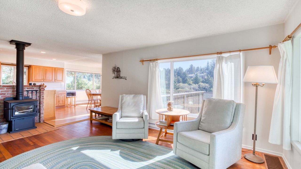 Photo of Bedroom in Neahkahnie Beach