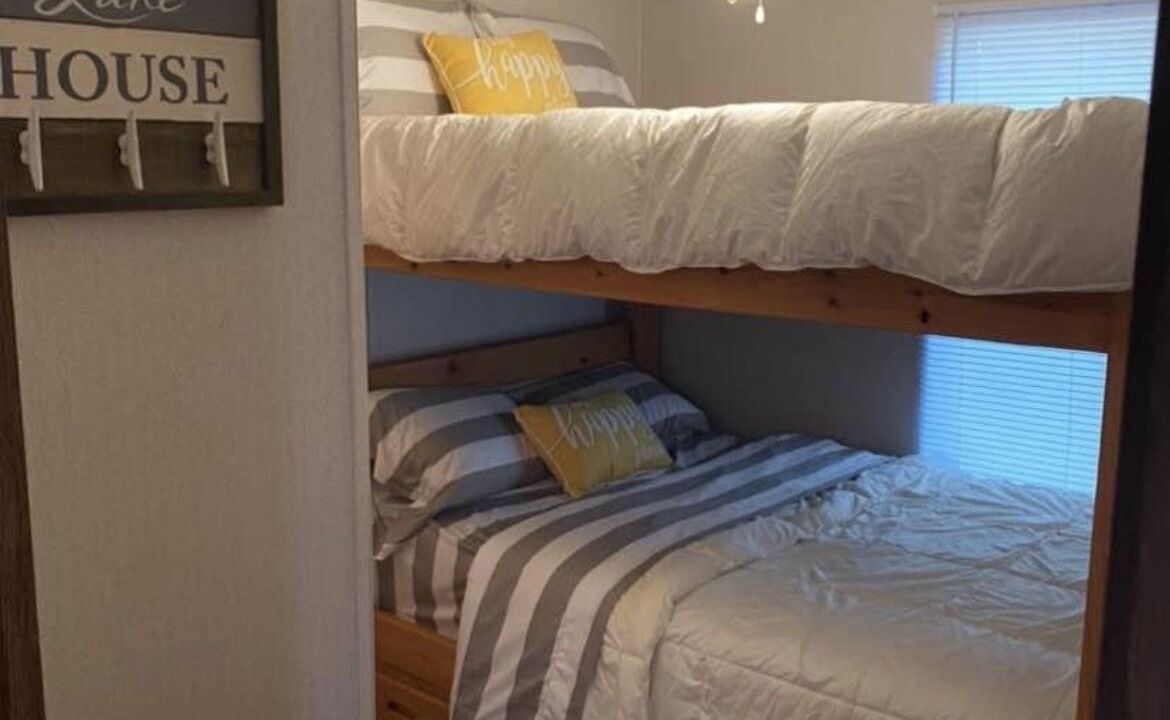 Photo of Bedroom in Springville