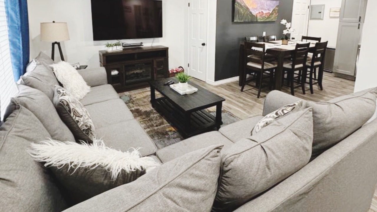 Photo of Livingroom in Dupont