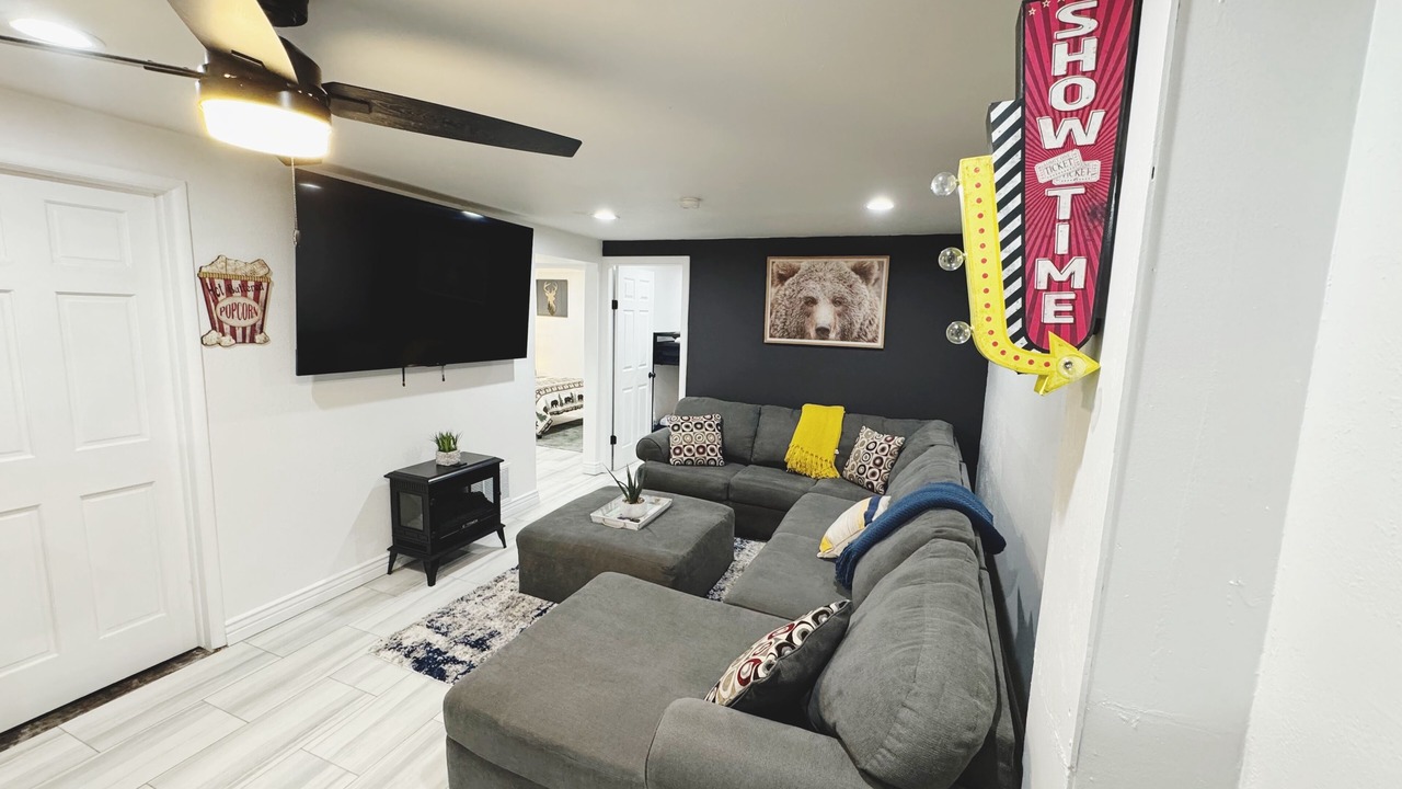 Photo of Livingroom in Dupont