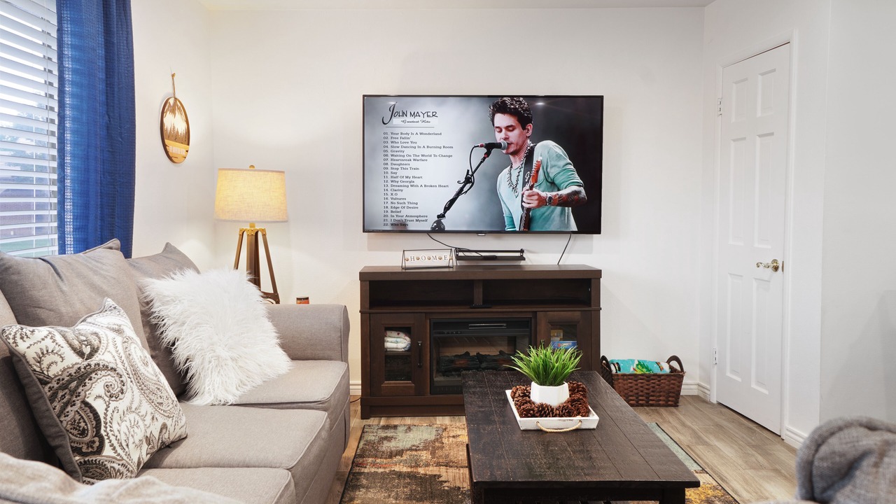 Photo of Livingroom in Dupont