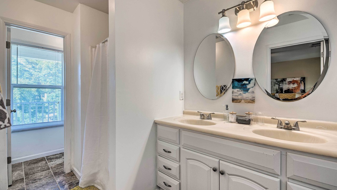 Photo of Bathroom in Jefferson Park