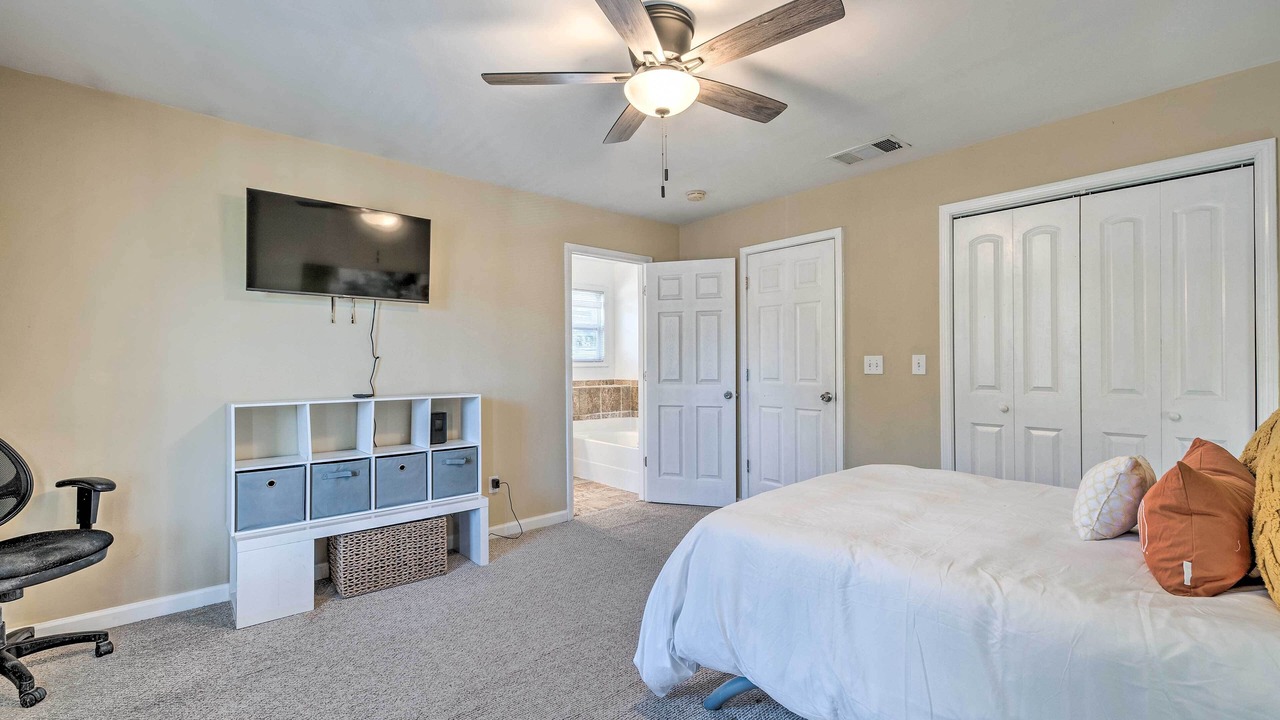 Photo of Bedroom in Jefferson Park