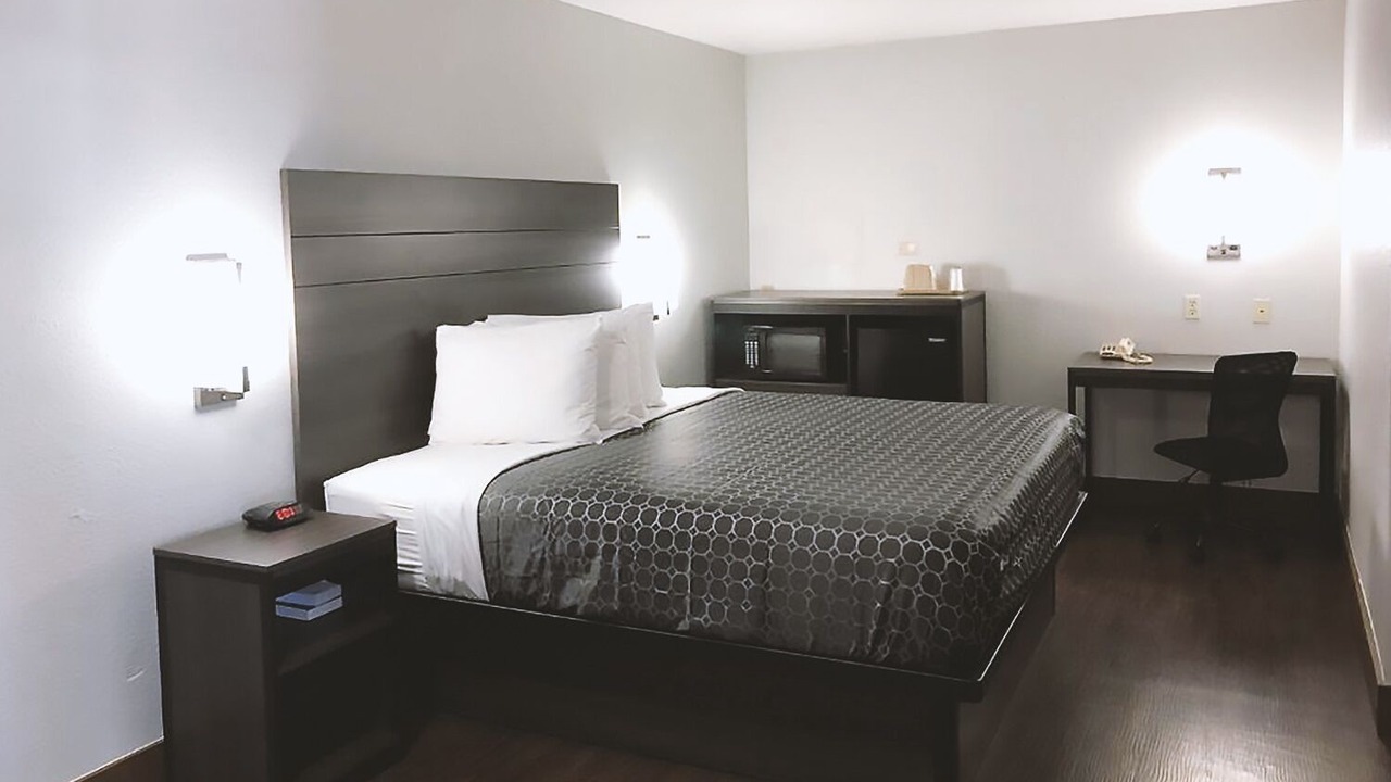 Photo of Bedroom in Arena District