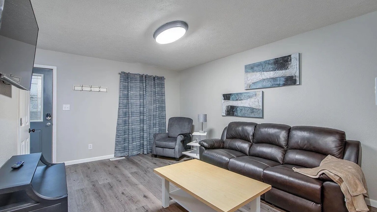 Photo of Livingroom in Hemlock