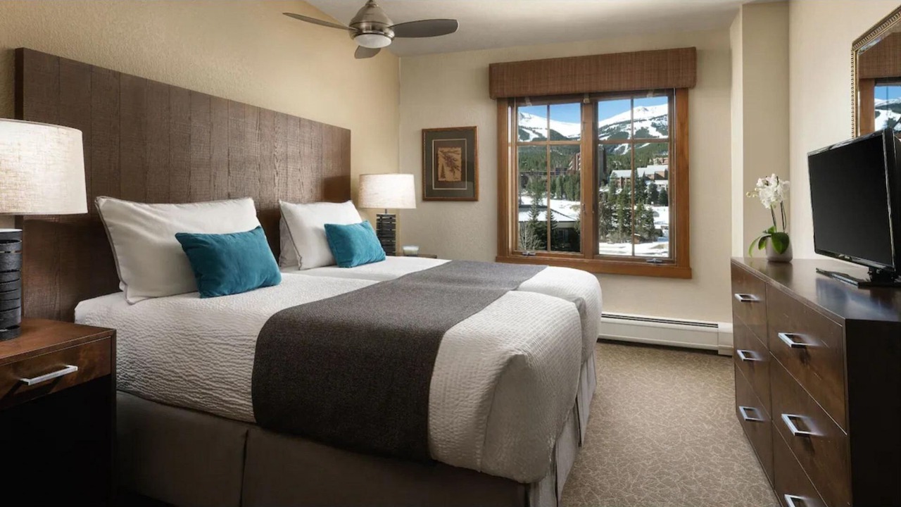 Photo of Bedroom in Peak 9