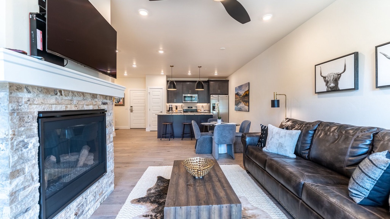 Photo of Livingroom in Lakeside Village