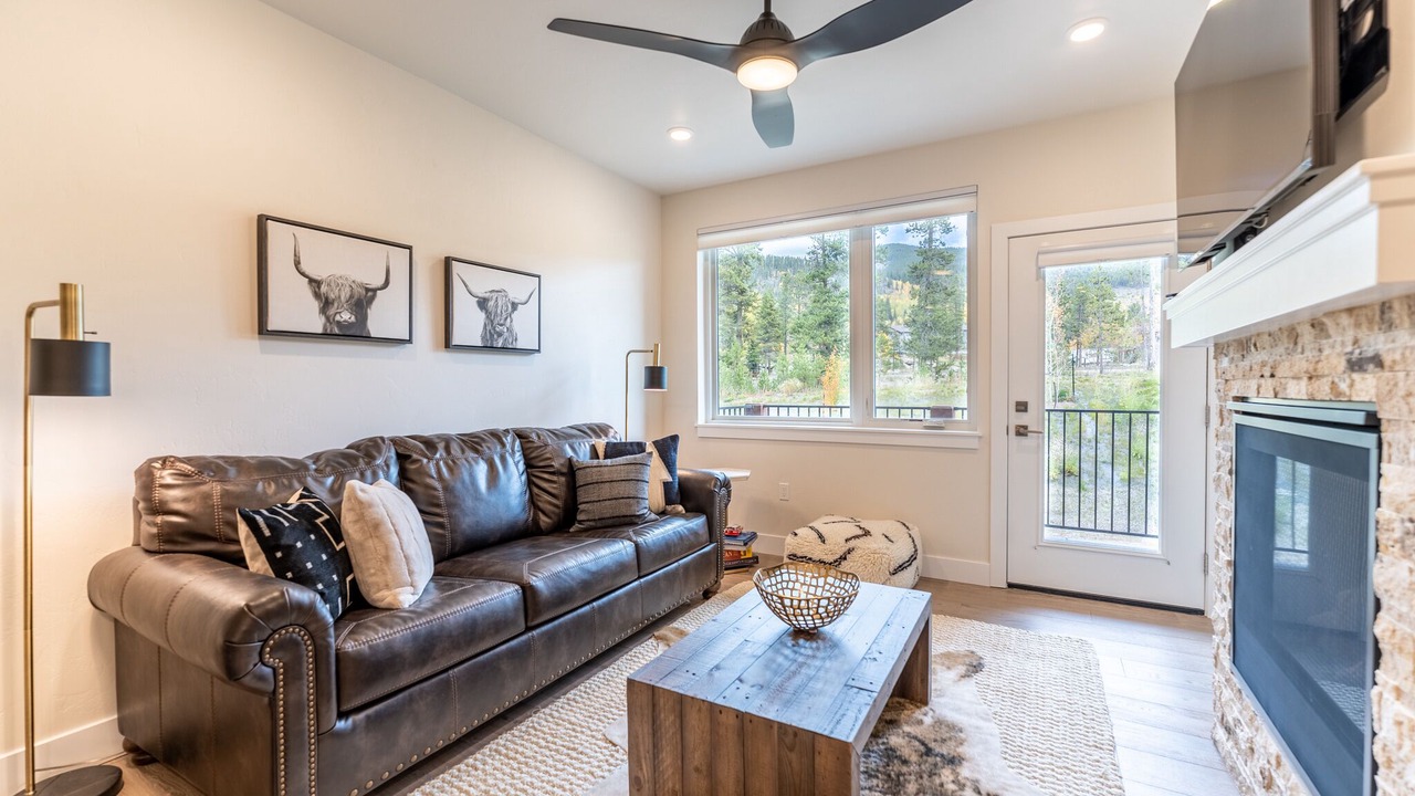 Photo of Livingroom in Lakeside Village