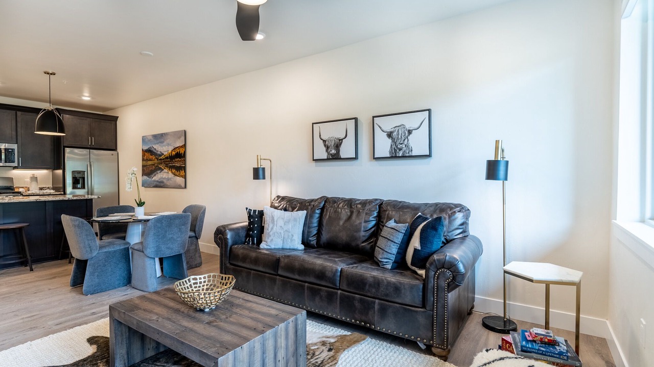 Photo of Livingroom in Lakeside Village