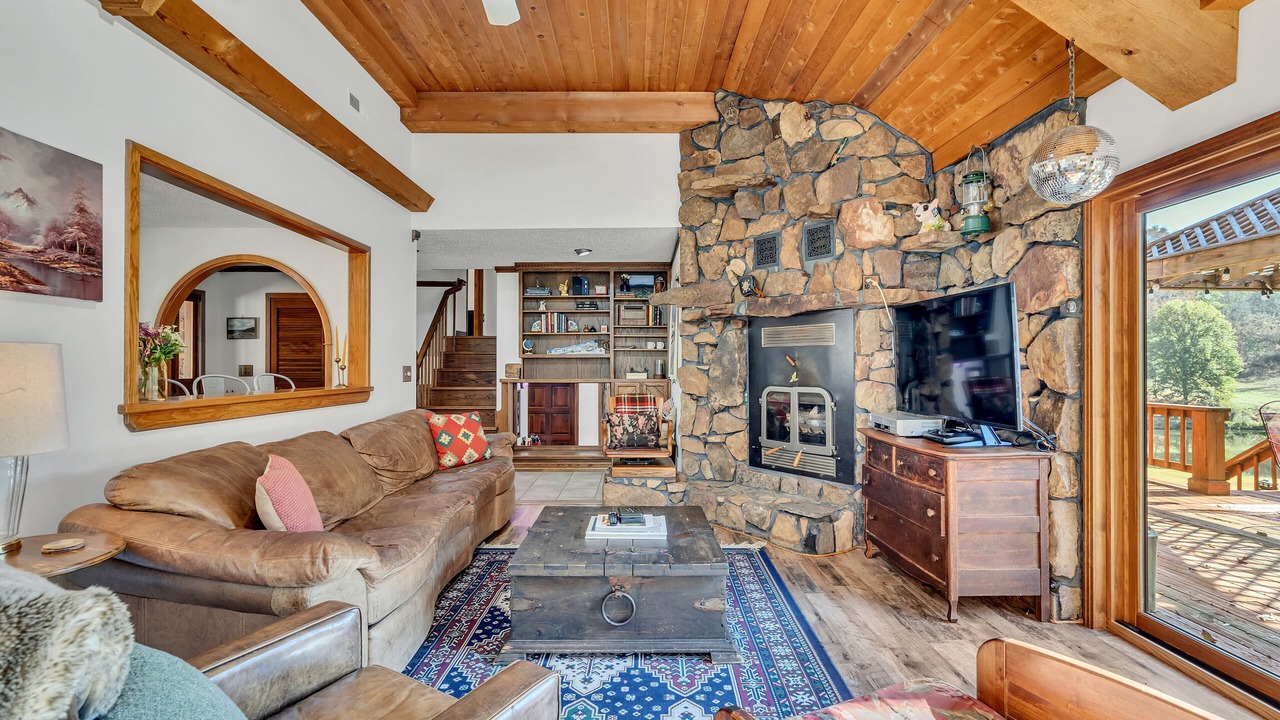 Photo of Bedroom in Giles County