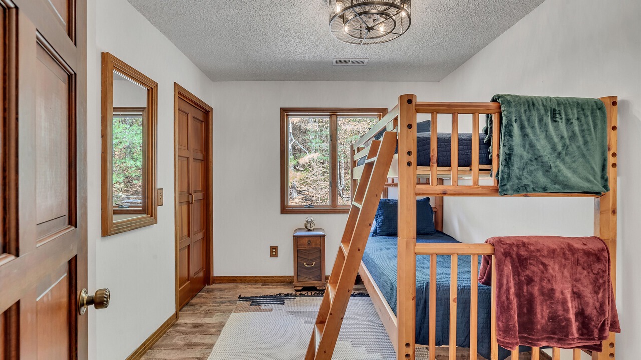 Photo of Bedroom in Giles County