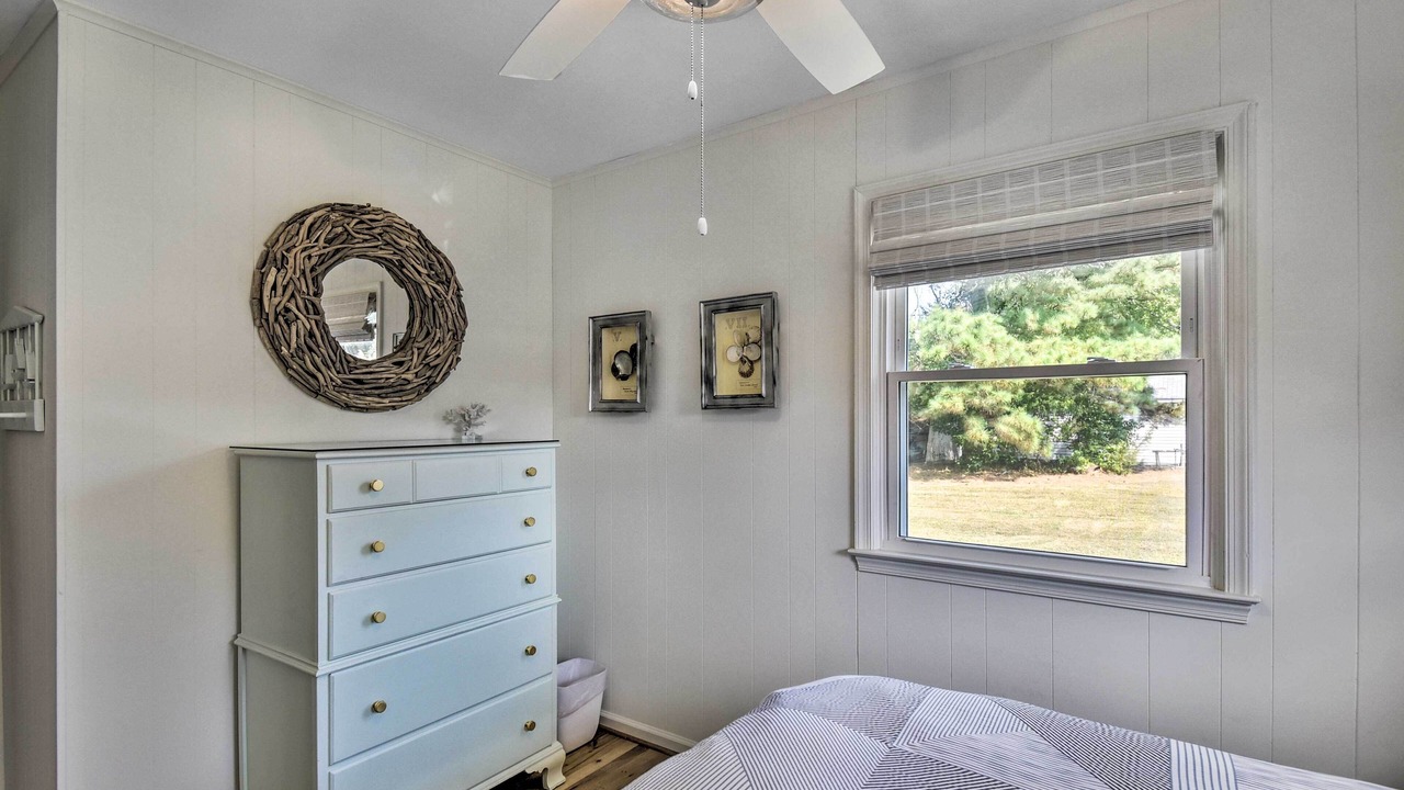 Photo of Bedroom in Deltaville
