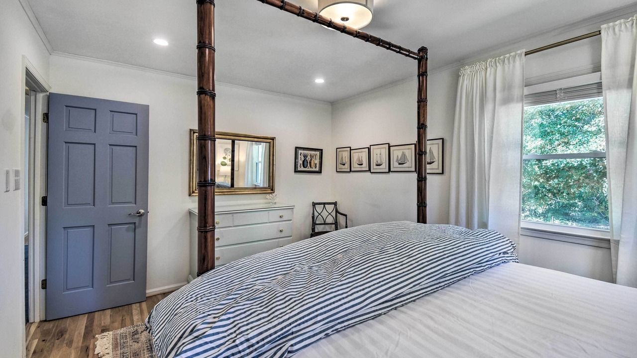 Photo of Bedroom in Deltaville
