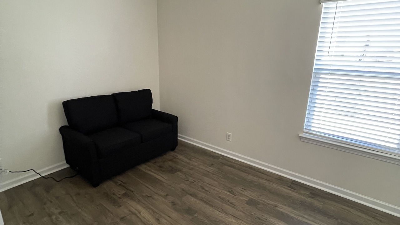 Photo of Livingroom in Oak Ridge