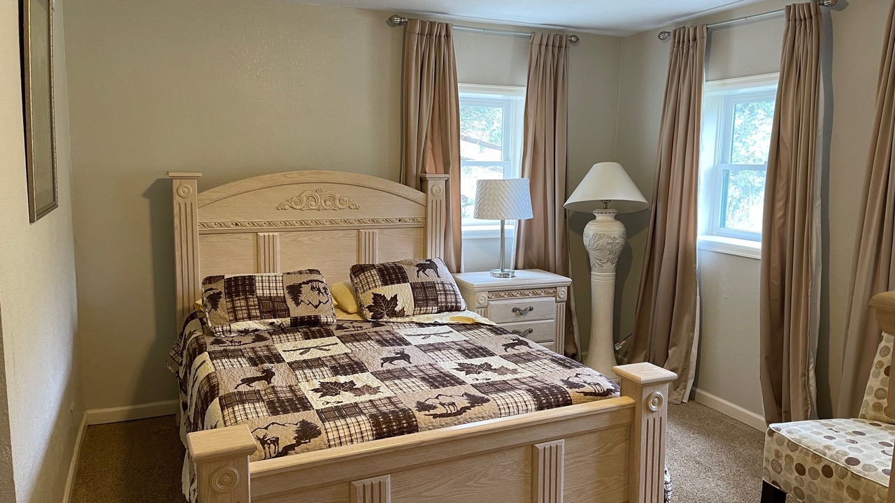 Photo of Bedroom in Idaho Springs