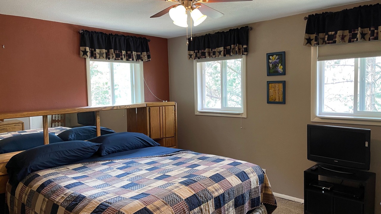 Photo of Bedroom in Idaho Springs