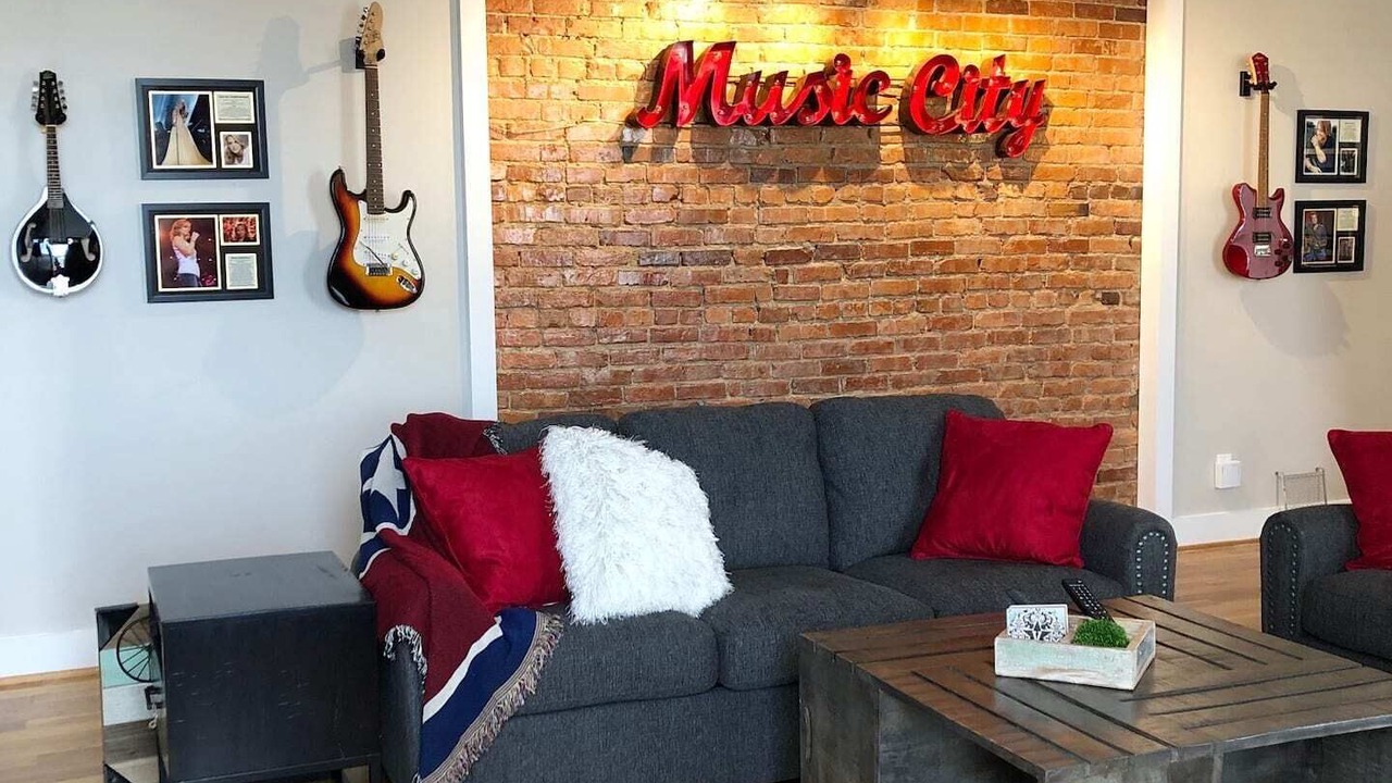 Photo of Others in Downtown Nashville