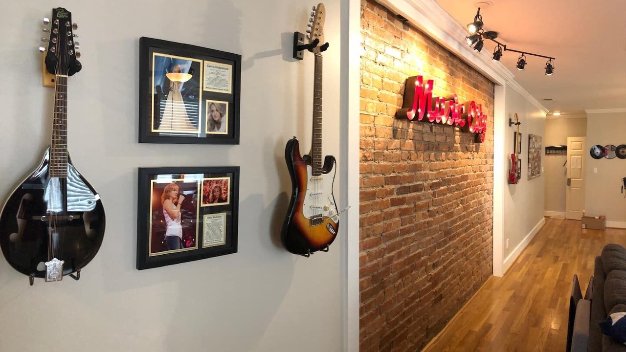 Photo of Others in Downtown Nashville