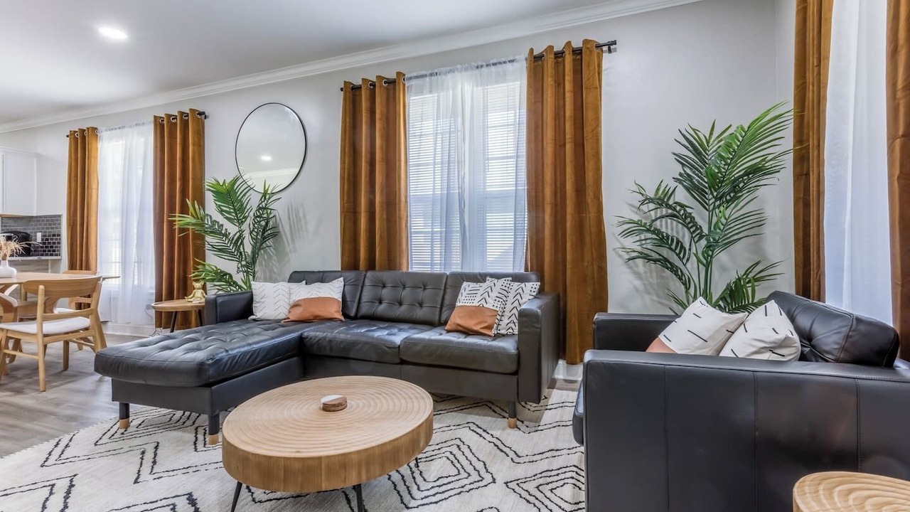 Photo of Livingroom in Crosstown