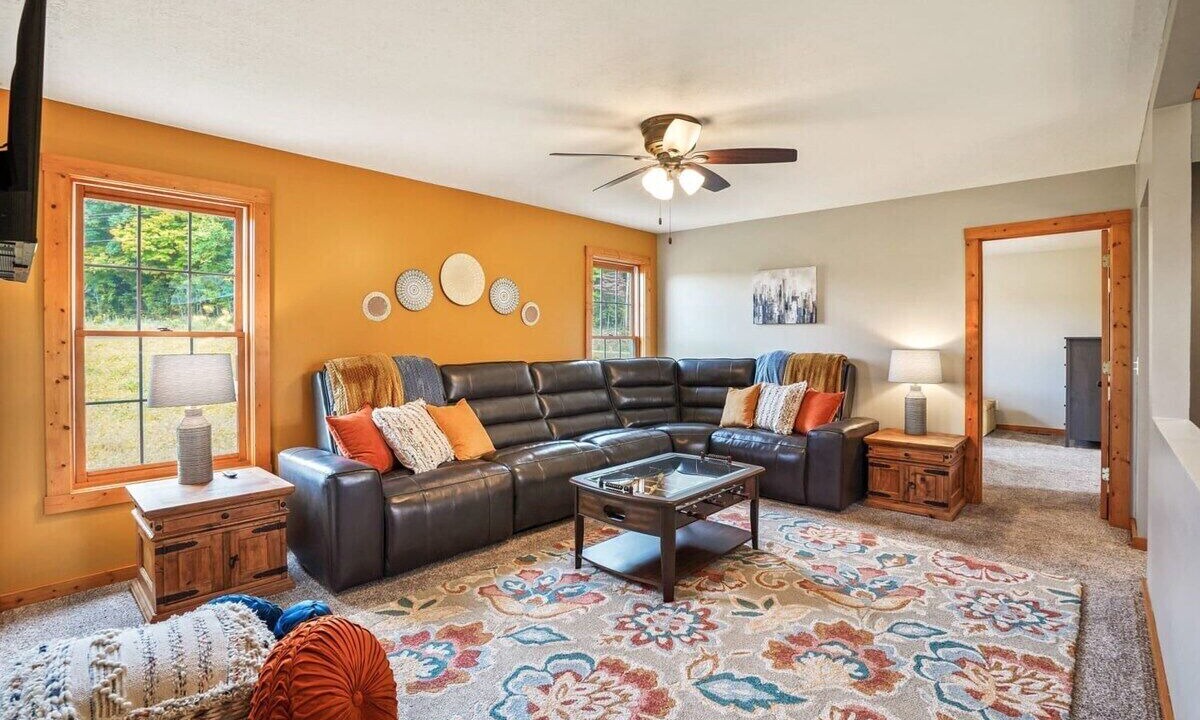 Photo of Livingroom in Logan