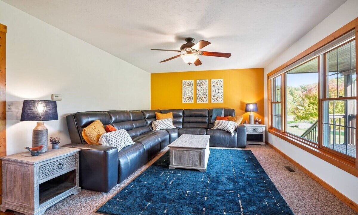 Photo of Livingroom in Logan