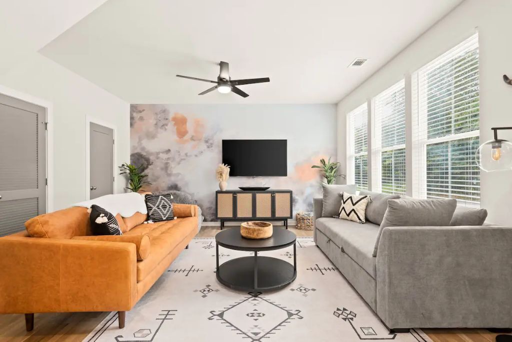 Photo of Livingroom in Hadley - Washington