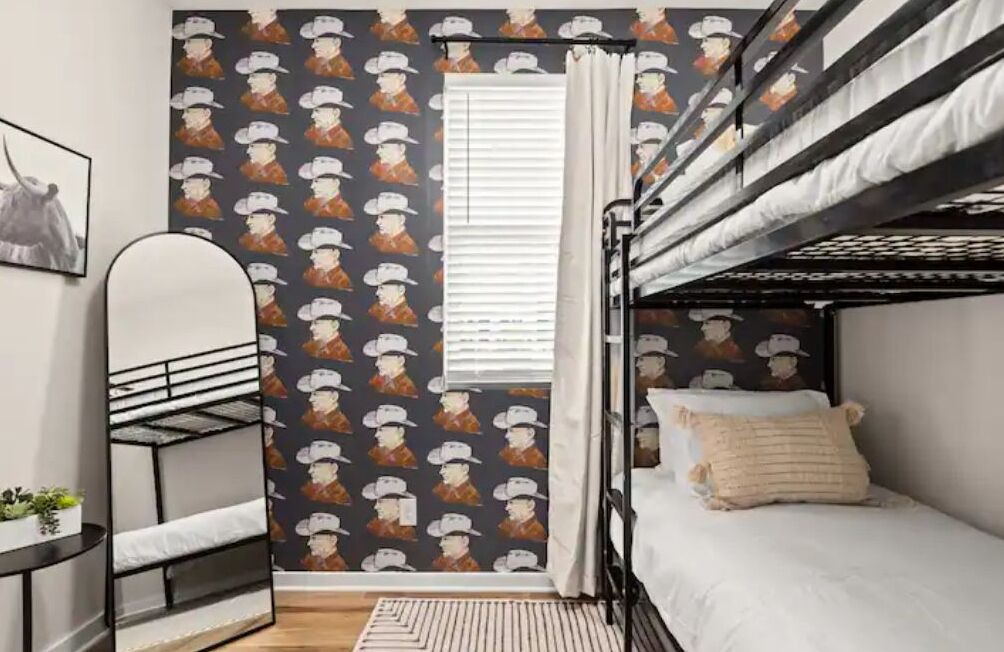 Photo of Bedroom in Hadley - Washington