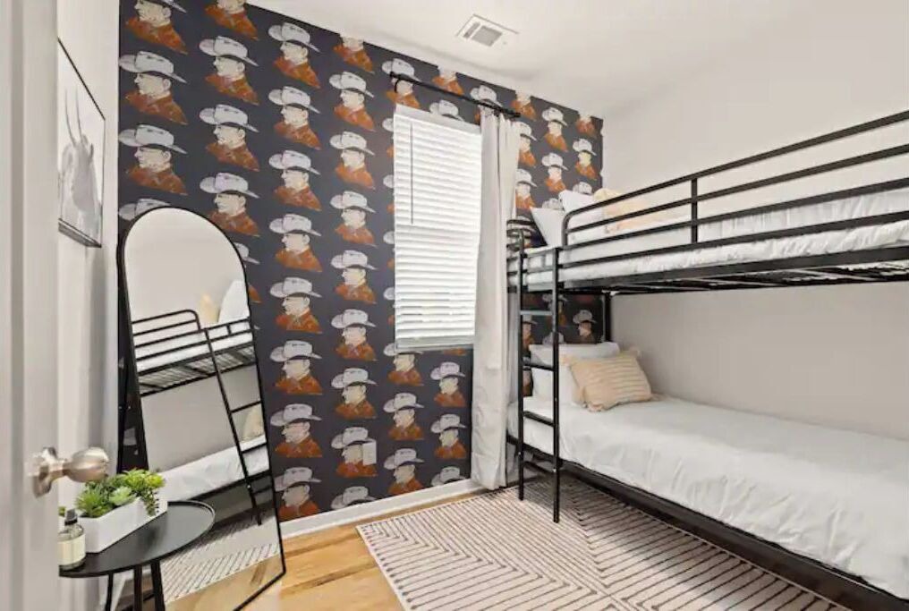 Photo of Bedroom in Hadley - Washington