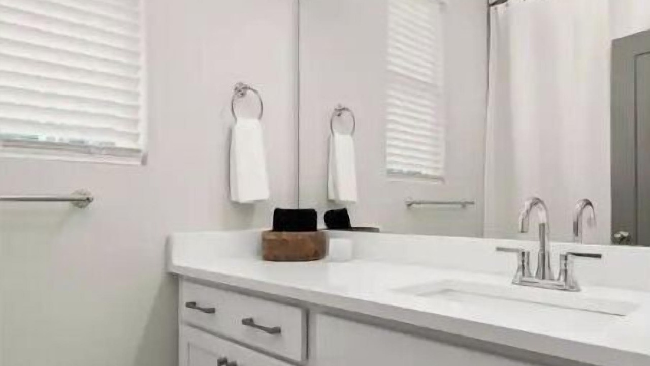 Photo of Bathroom in Hadley - Washington