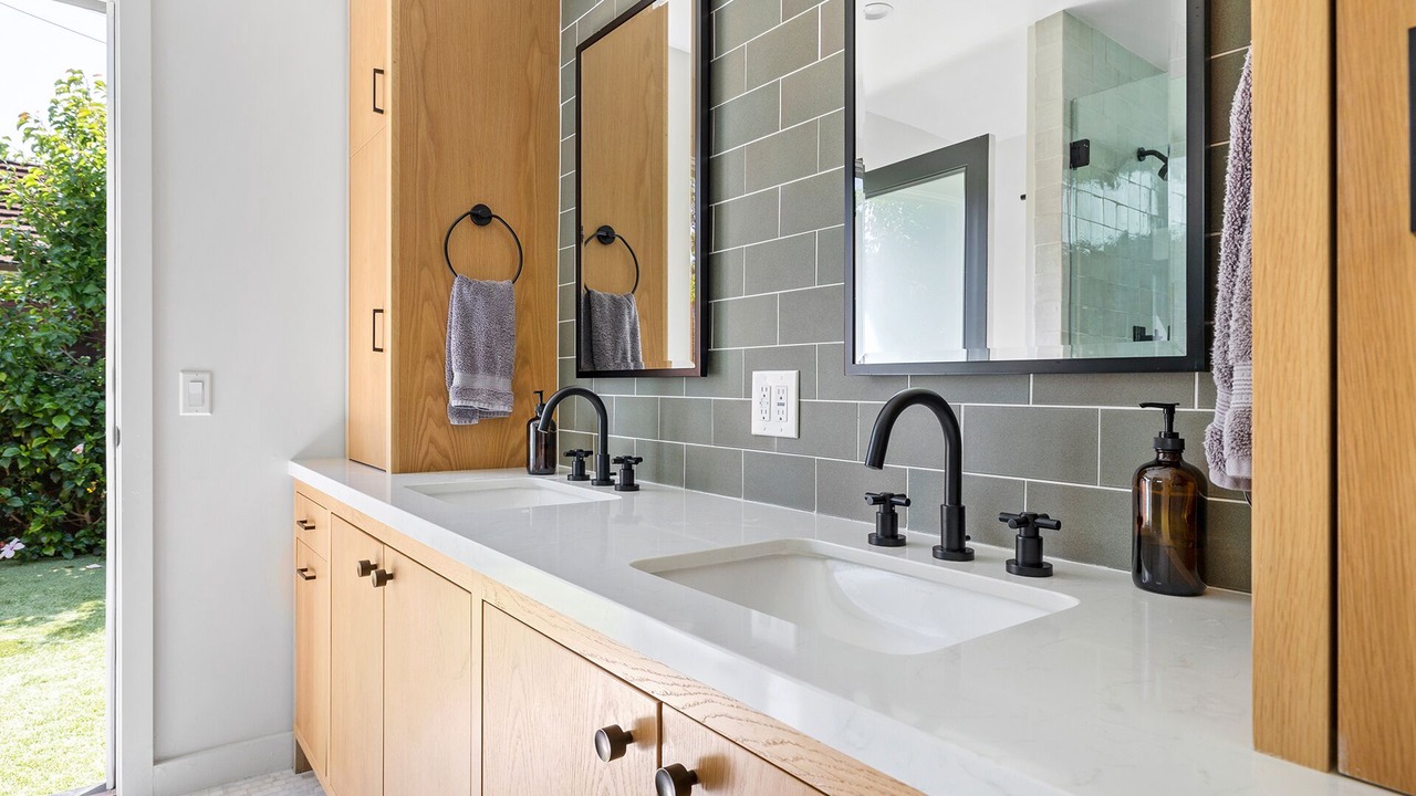 Photo of Bathroom in Mar Vista